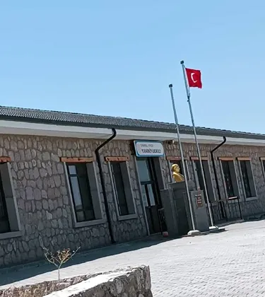 Ayvacık Yukarıköy İlkokulu Yapımı